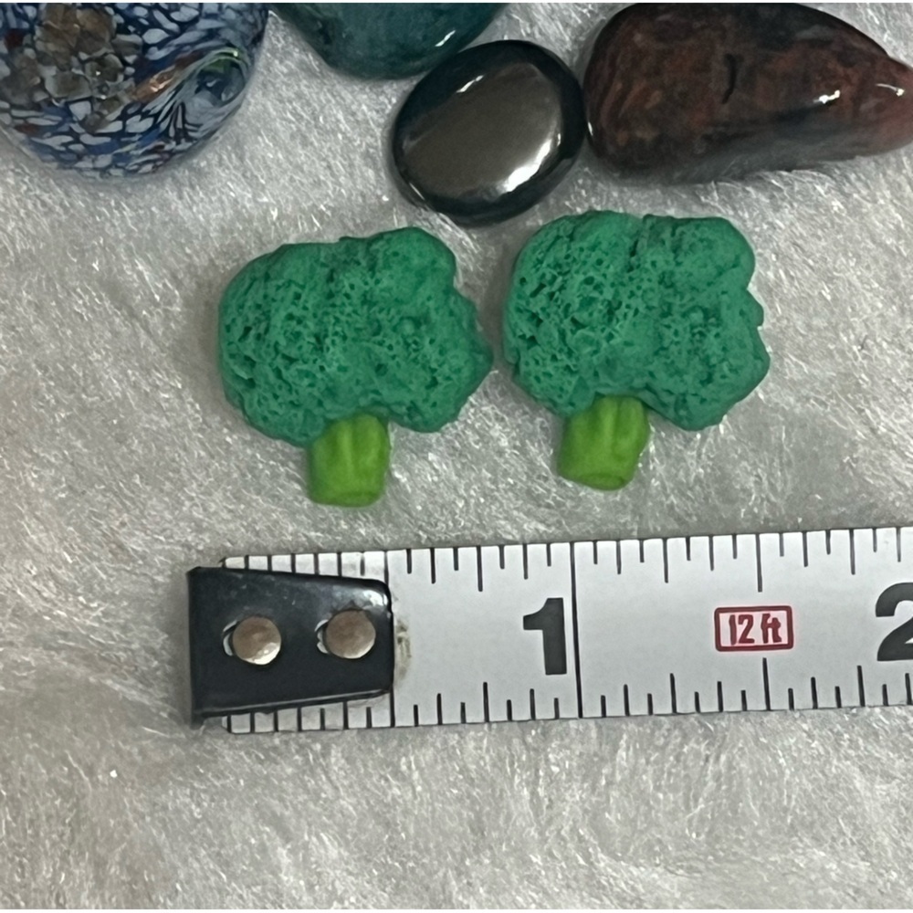 Broccoli Earrings - Picture 4 of 7